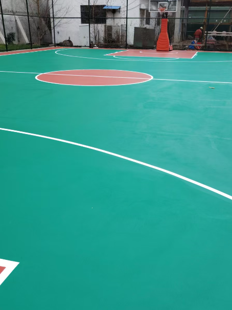 突泉 球场长期使用易出现地面开裂